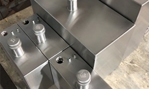 不鏽鋼件加（jiā）工廠如何進行電解拋光
